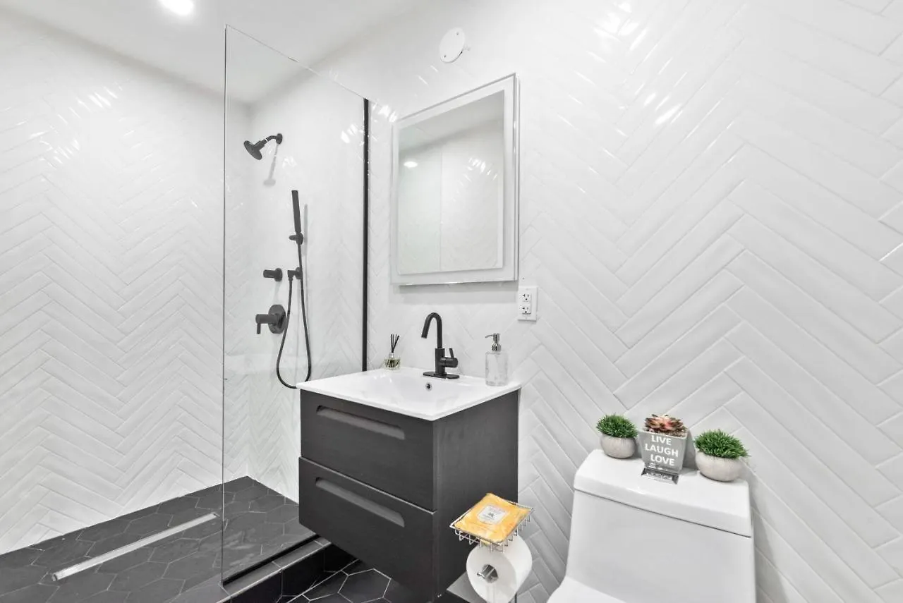 Villa Luxe Studio Ste In Upper East Side With Charming Juliet Balcony à New York Hébergement de vacances